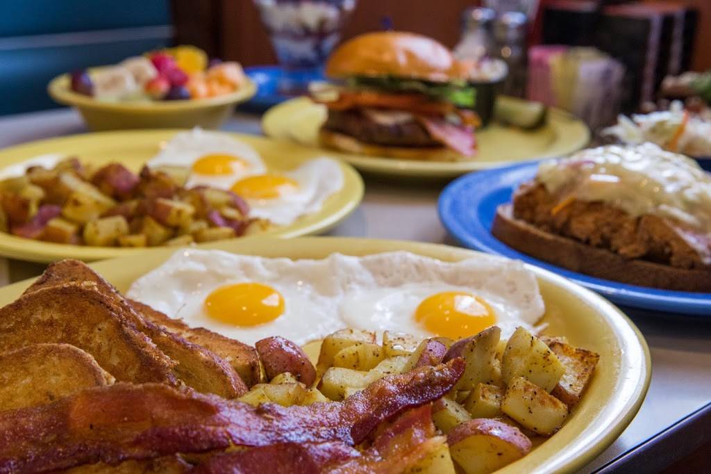 Miss Portland Diner | restaurant | 140 Marginal Way, Portland, ME 04101, USA | 2072106673 OR +1 207-210-6673