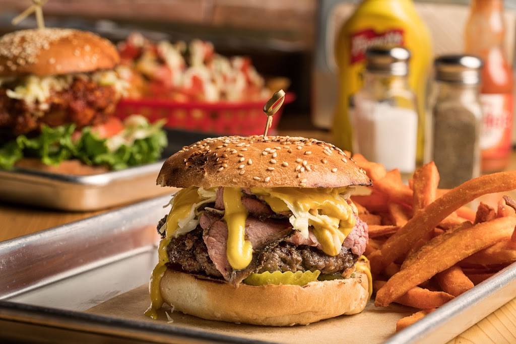 Dixie BBQ | restaurant | 18798 W Dixie Hwy, Miami, FL 33180, USA | 3057602620 OR +1 305-760-2620