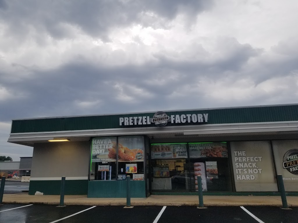 Philly Pretzel Factory | bakery | 1749 Street Rd, Bensalem, PA 19020, USA | 2152454445 OR +1 215-245-4445