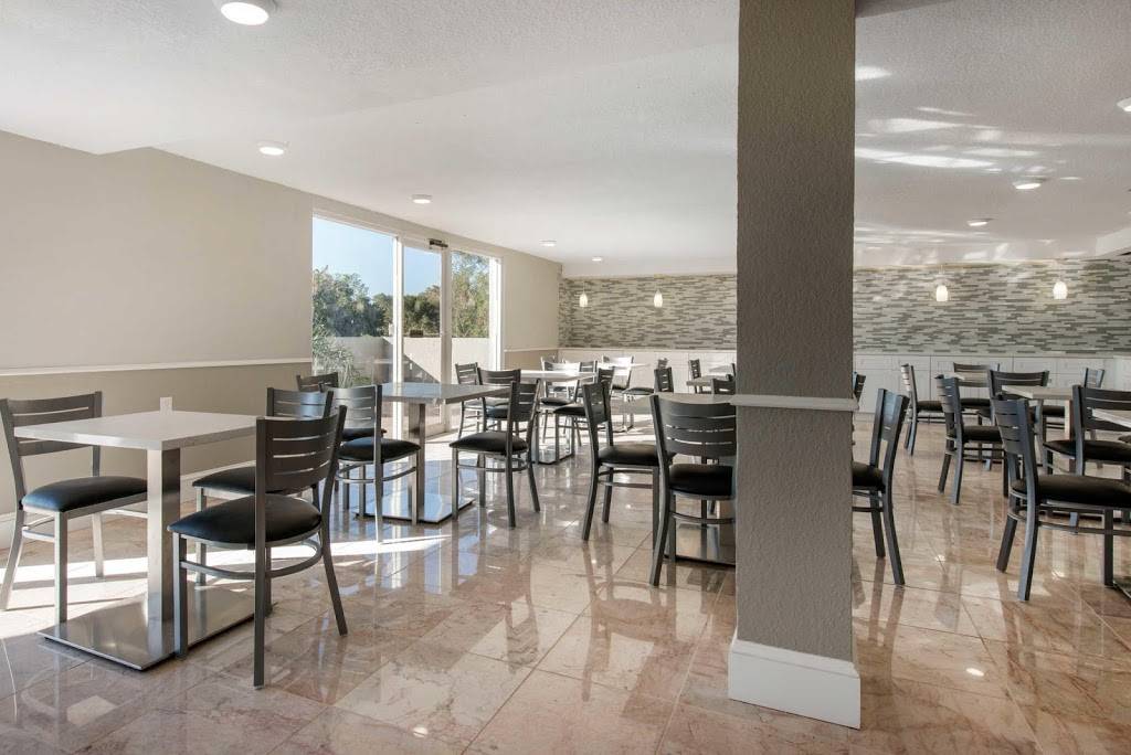 Palazzo Lakeside Hotel, a Magic Moment Hotel Collection Member | restaurant | 4944 W Irlo Bronson Memorial Hwy, Kissimmee, FL 34746, USA | 4075078500 OR +1 407-507-8500