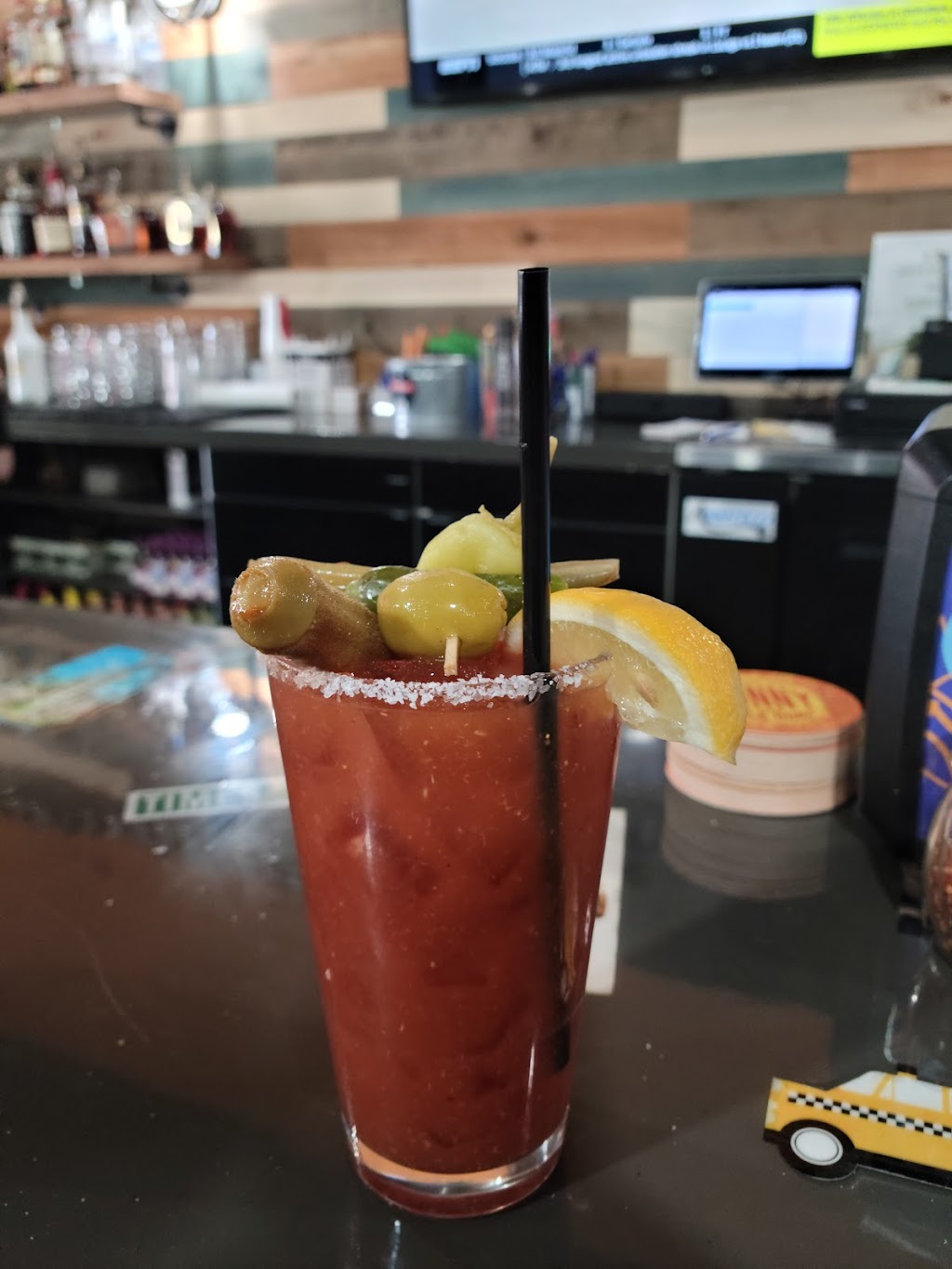 The Corner - Pizza and Alehouse | restaurant | 30 E State St, Mason City, IA 50401, USA | 6414945583 OR +1 641-494-5583