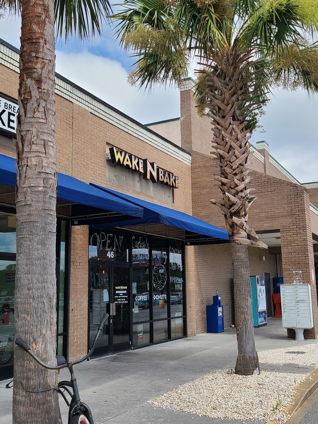 Wake N Bake Donuts - Carolina Beach | bakery | 1401 N Lake Park Blvd #46, Carolina Beach, NC 28428, USA | 9107070166 OR +1 910-707-0166