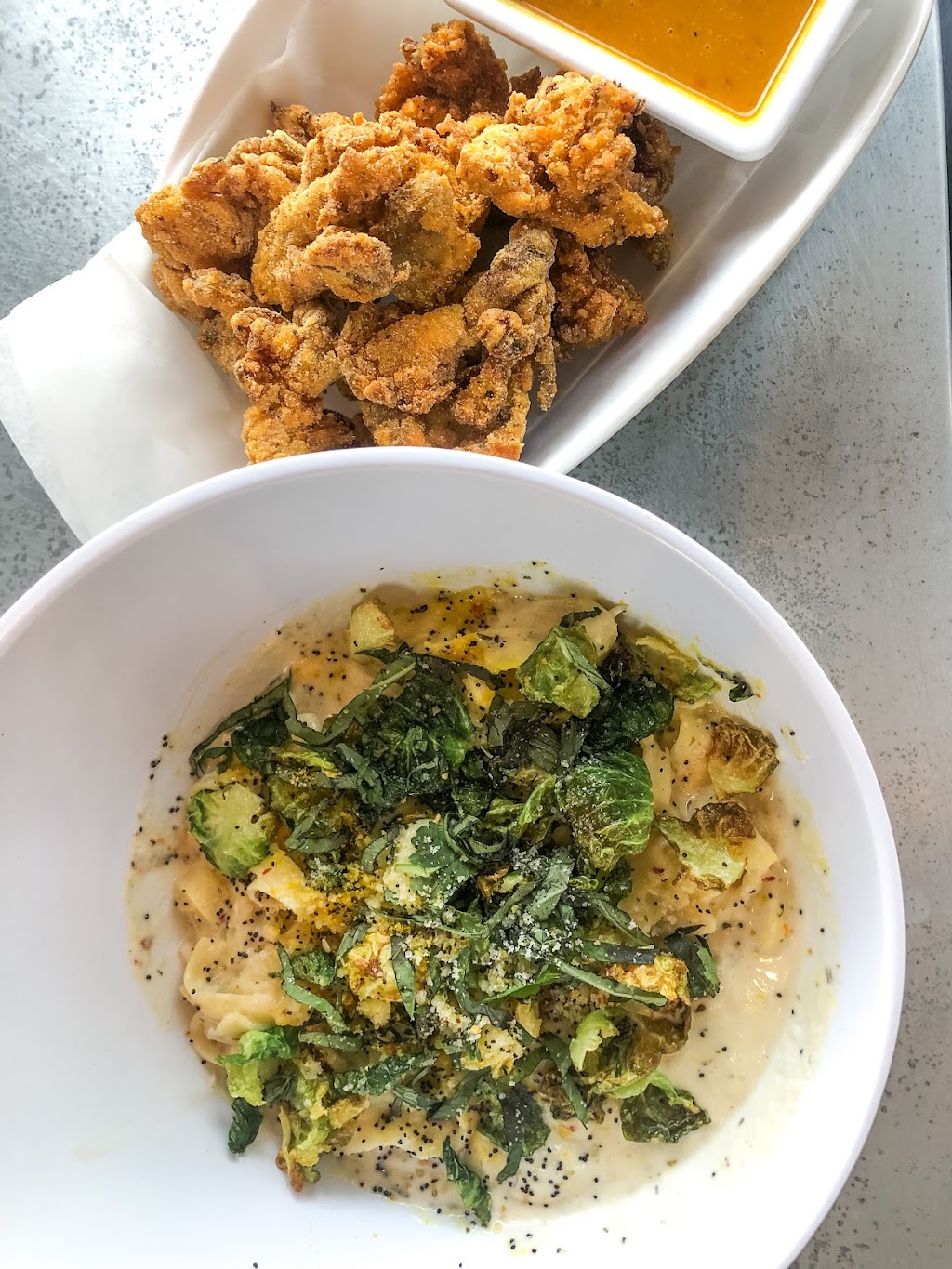 The Vegan Club | restaurant | 1400 W 25th St, Cleveland, OH 44113, USA | 2163476350 OR +1 216-347-6350