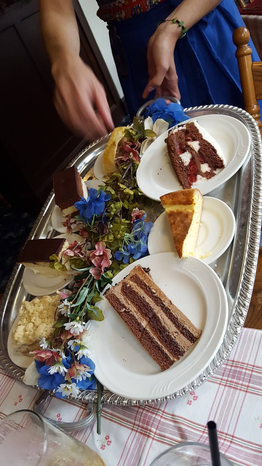 Schmankerl Stube | restaurant | 58 S Potomac St, Hagerstown, MD 21740, USA | 3017973354 OR +1 301-797-3354