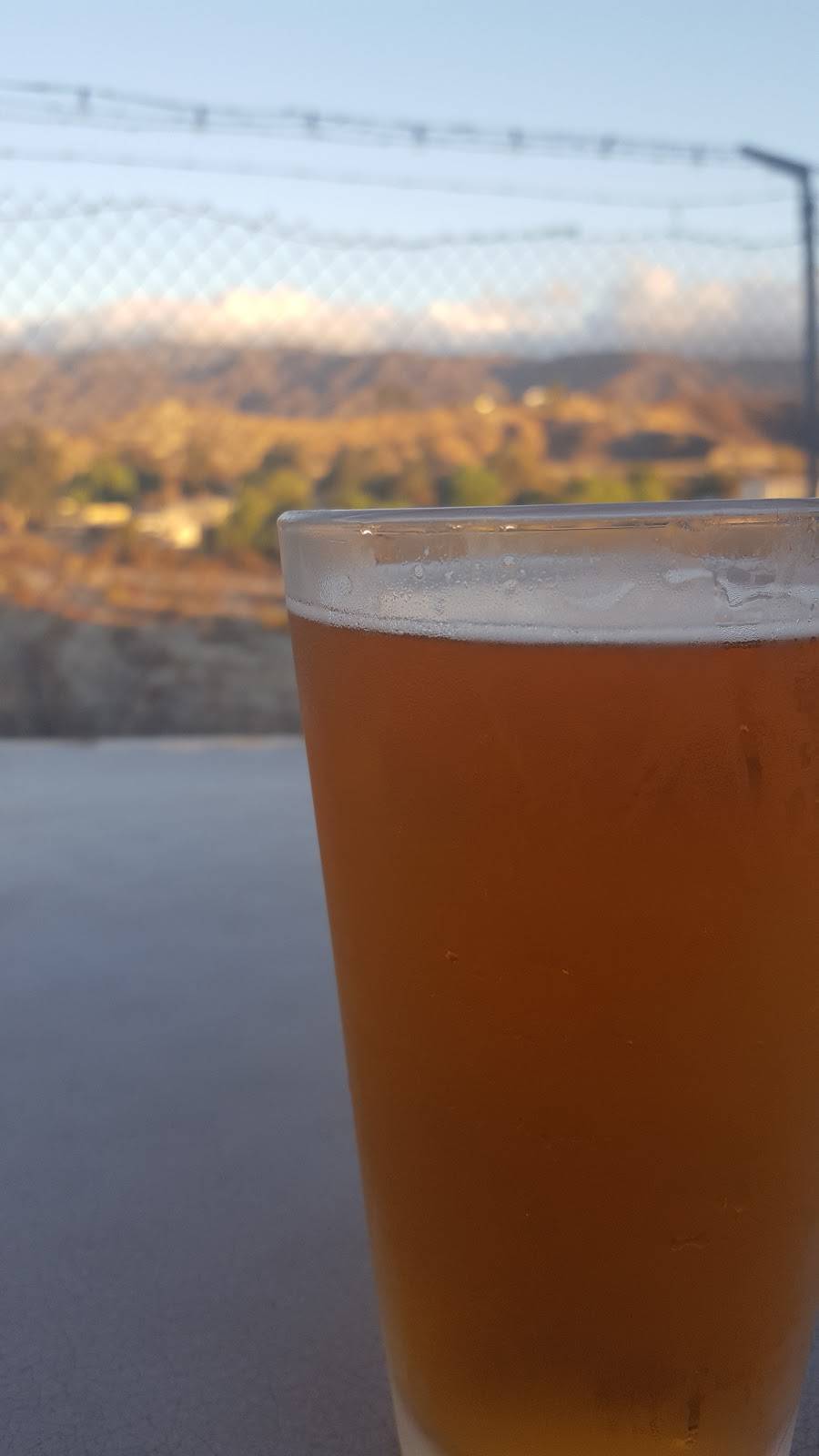 Bergies | restaurant | 16404 Delone St, Canyon Country, CA 91387, USA | 6612513133 OR +1 661-251-3133