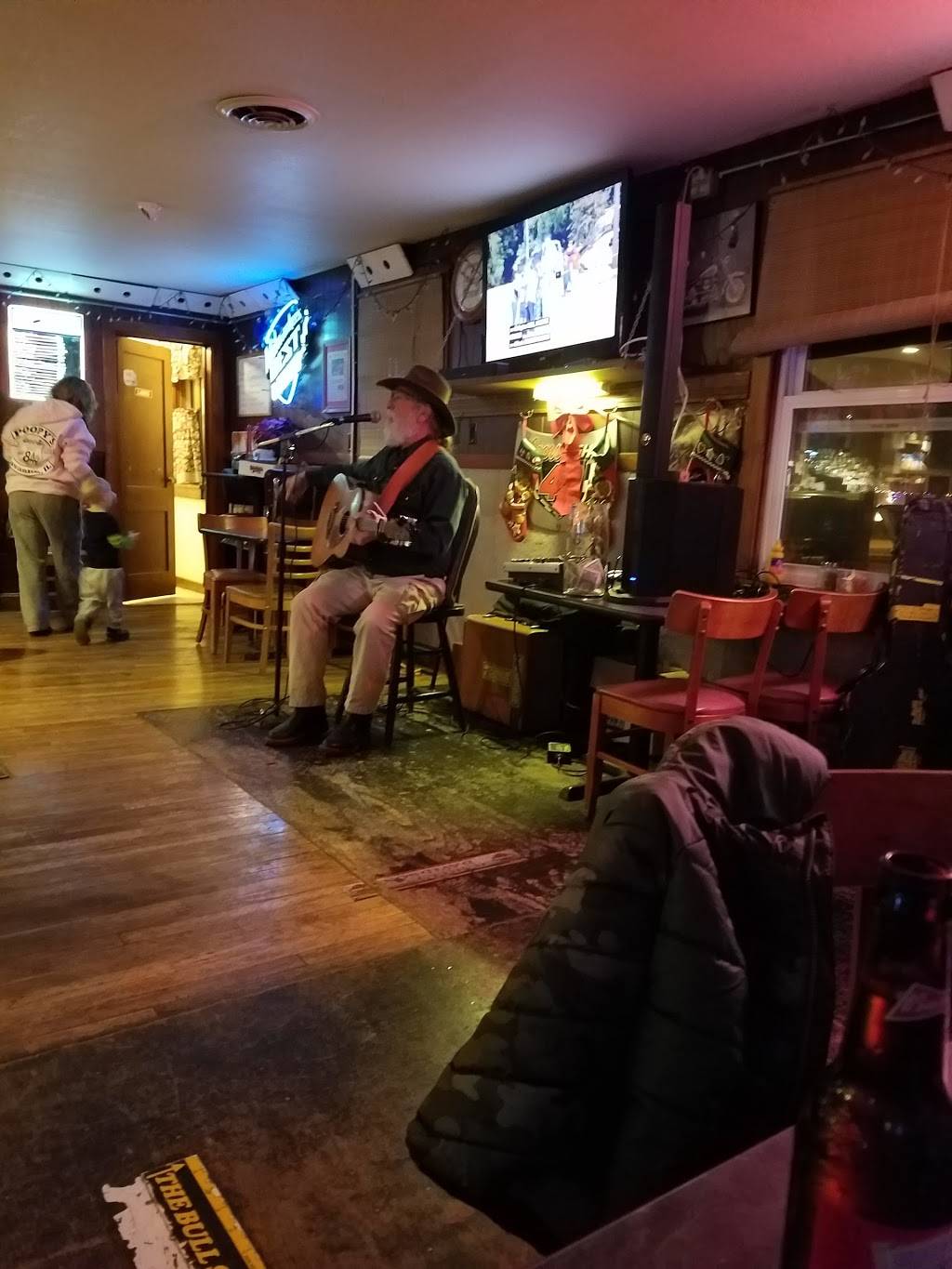 Faye Inn | restaurant | 2503 Main Ave, Mascoutah, IL 62258, USA | 6186772060 OR +1 618-677-2060