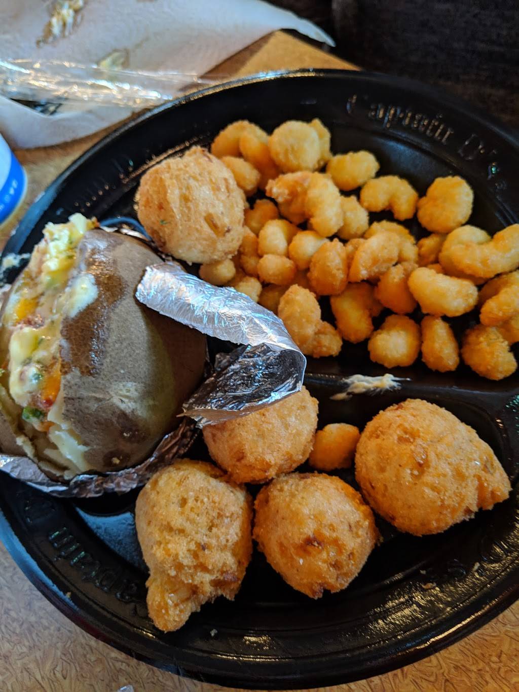 Captain Ds | restaurant | 2495 S Academy Blvd, Colorado Springs, CO 80916, USA | 7195740993 OR +1 719-574-0993