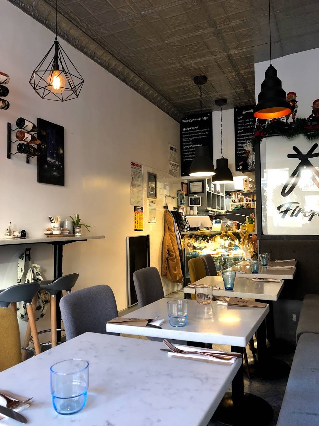 Firefly Petite Cafe Bistro | restaurant | 45-12 43rd Ave, Sunnyside, NY 11104, USA | 7182551591 OR +1 718-255-1591