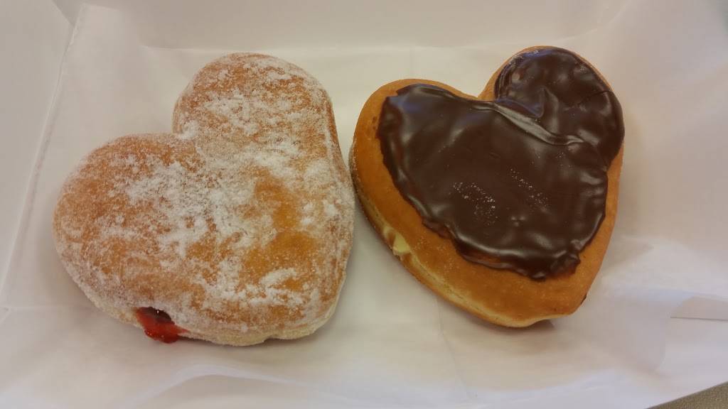 Dunkin | bakery | 2711 E 10th St, Jeffersonville, IN 47130, USA | 8129130494 OR +1 812-913-0494