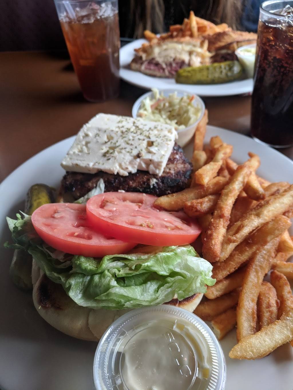 Dellis Restaurant Bar & Grill | restaurant | 8776 Philadelphia Rd, Rosedale, MD 21237, USA | 4109181600 OR +1 410-918-1600