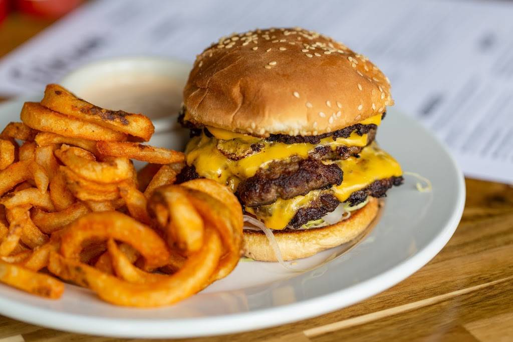 Gibson | restaurant | 11318 N Community House Rd #200, Charlotte, NC 28277, USA | 7048175554 OR +1 704-817-5554