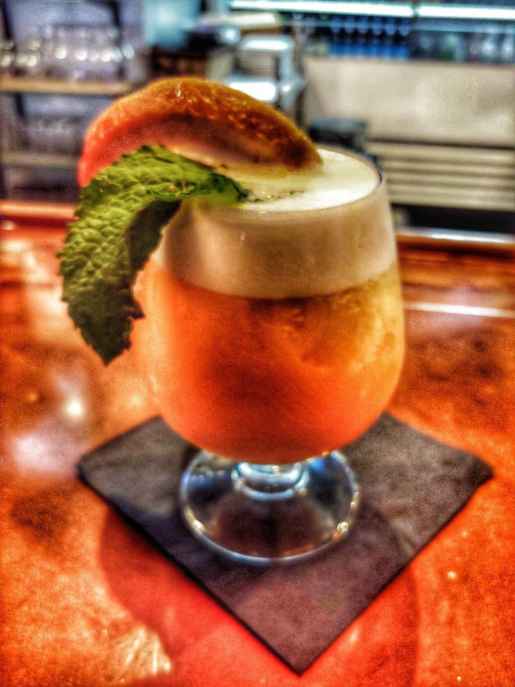 Ocean 302 Bar & Grill | restaurant | 302 Ocean Ave, Melbourne Beach, FL 32951, USA | 3218025728 OR +1 321-802-5728