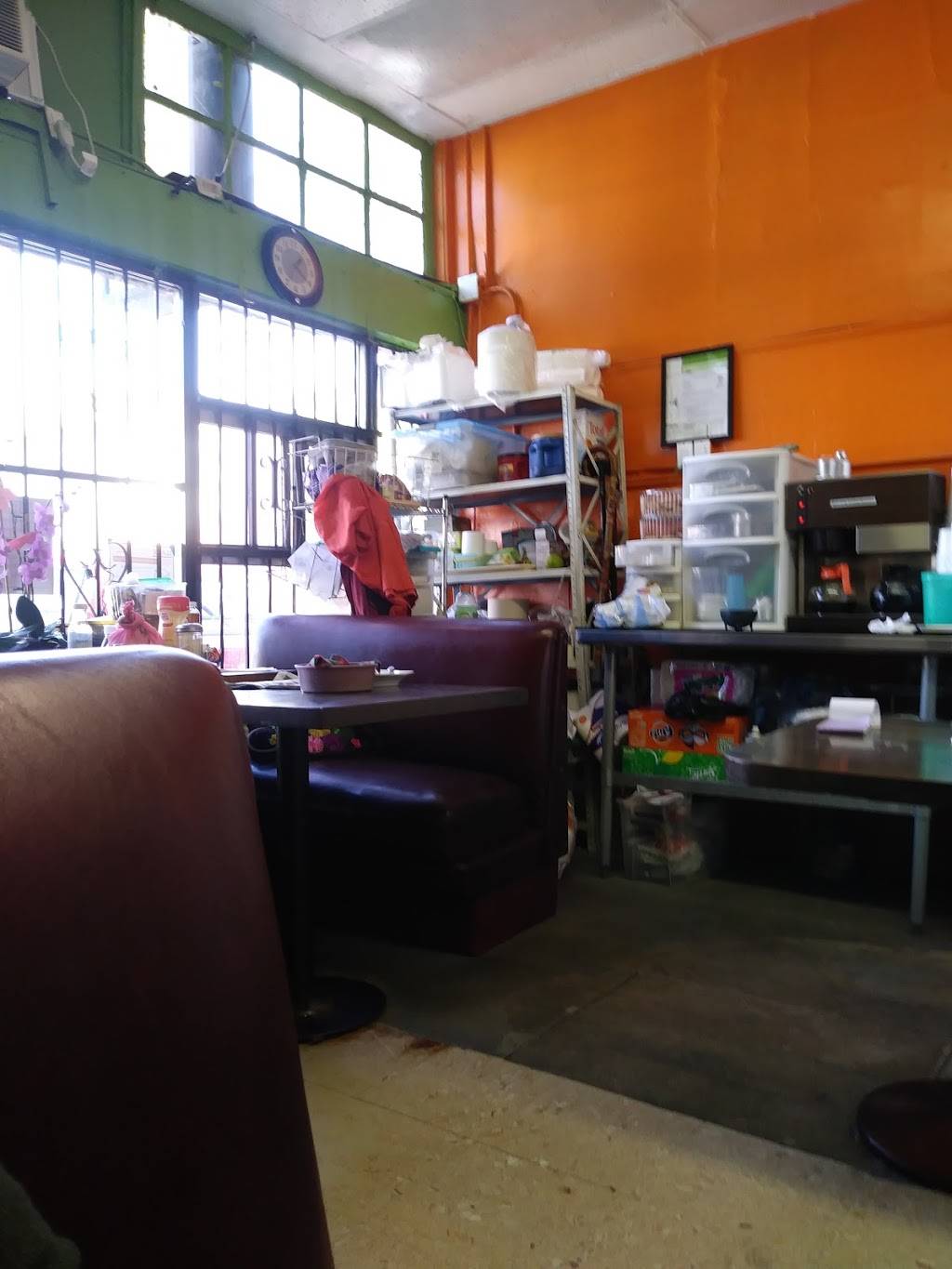 Vickys Restaurant | restaurant | 2308 E 1st St, Los Angeles, CA 90033, USA | 3232645595 OR +1 323-264-5595