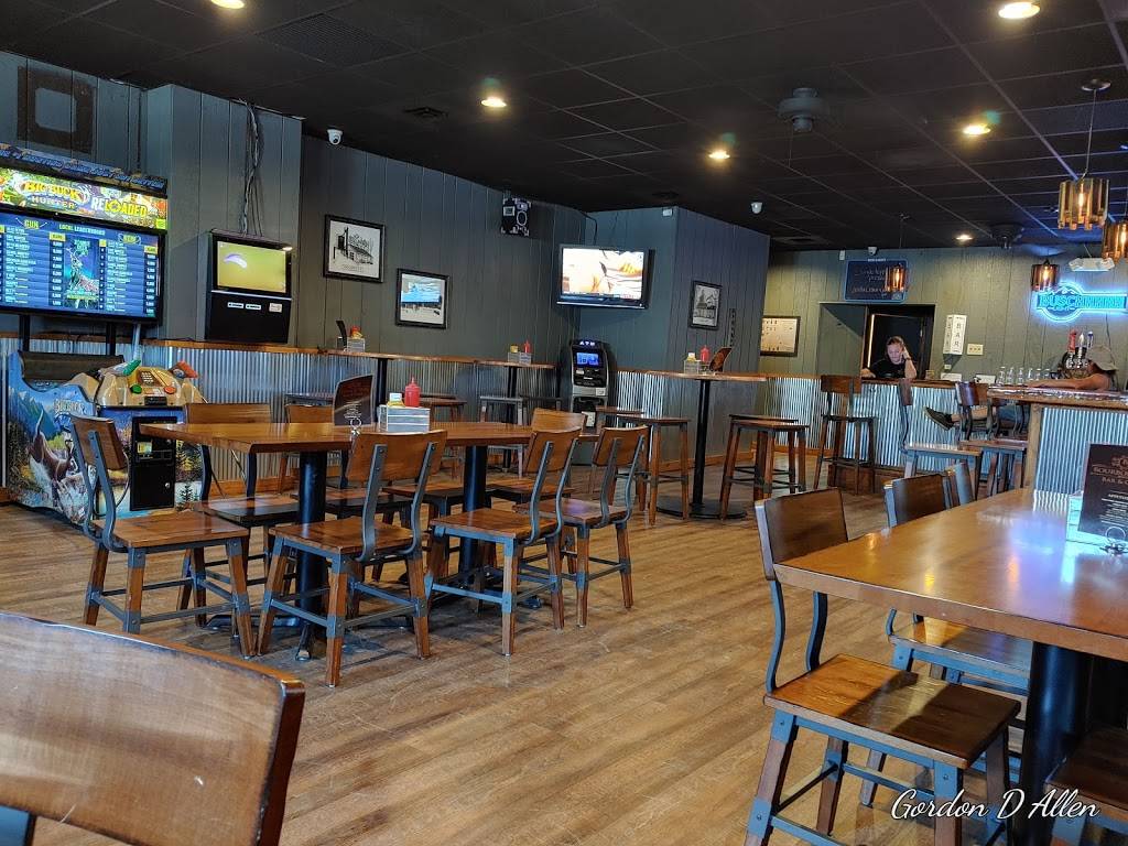 Bourbon Trail | restaurant | 100 Brown St, Runnells, IA 50237, USA | 5159669342 OR +1 515-966-9342