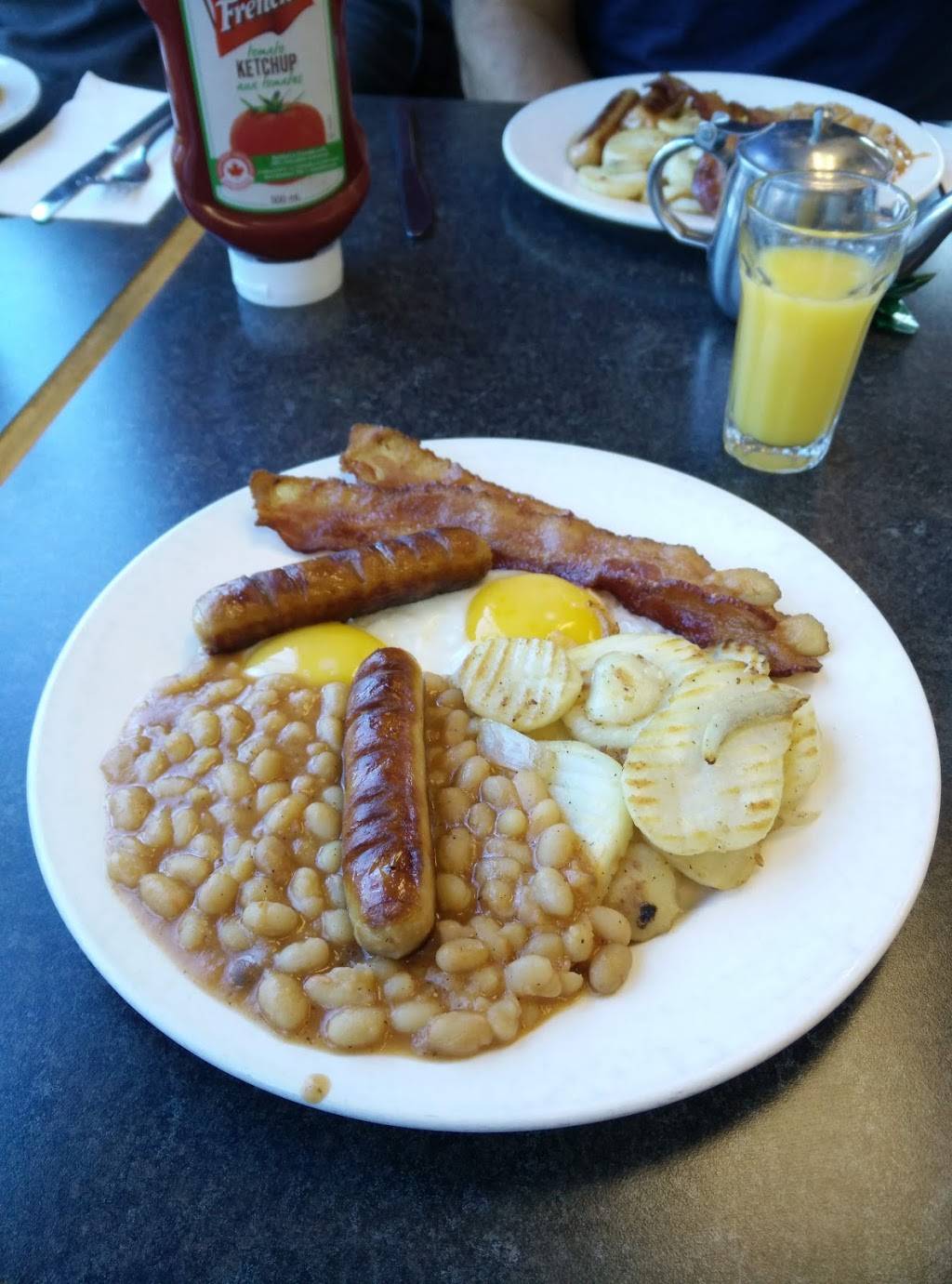 Ralph & Sons Diner | restaurant | 3420 Carling Ave, Nepean, ON K2H 5B1, Canada | 6138280697 OR +1 613-828-0697