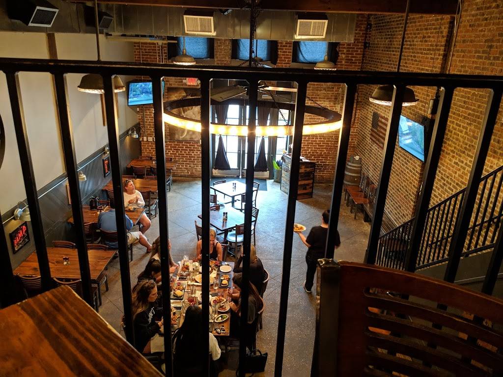 The Avenue Pub | restaurant | 405 23rd Ave, Tuscaloosa, AL 35401, USA | 2057594900 OR +1 205-759-4900