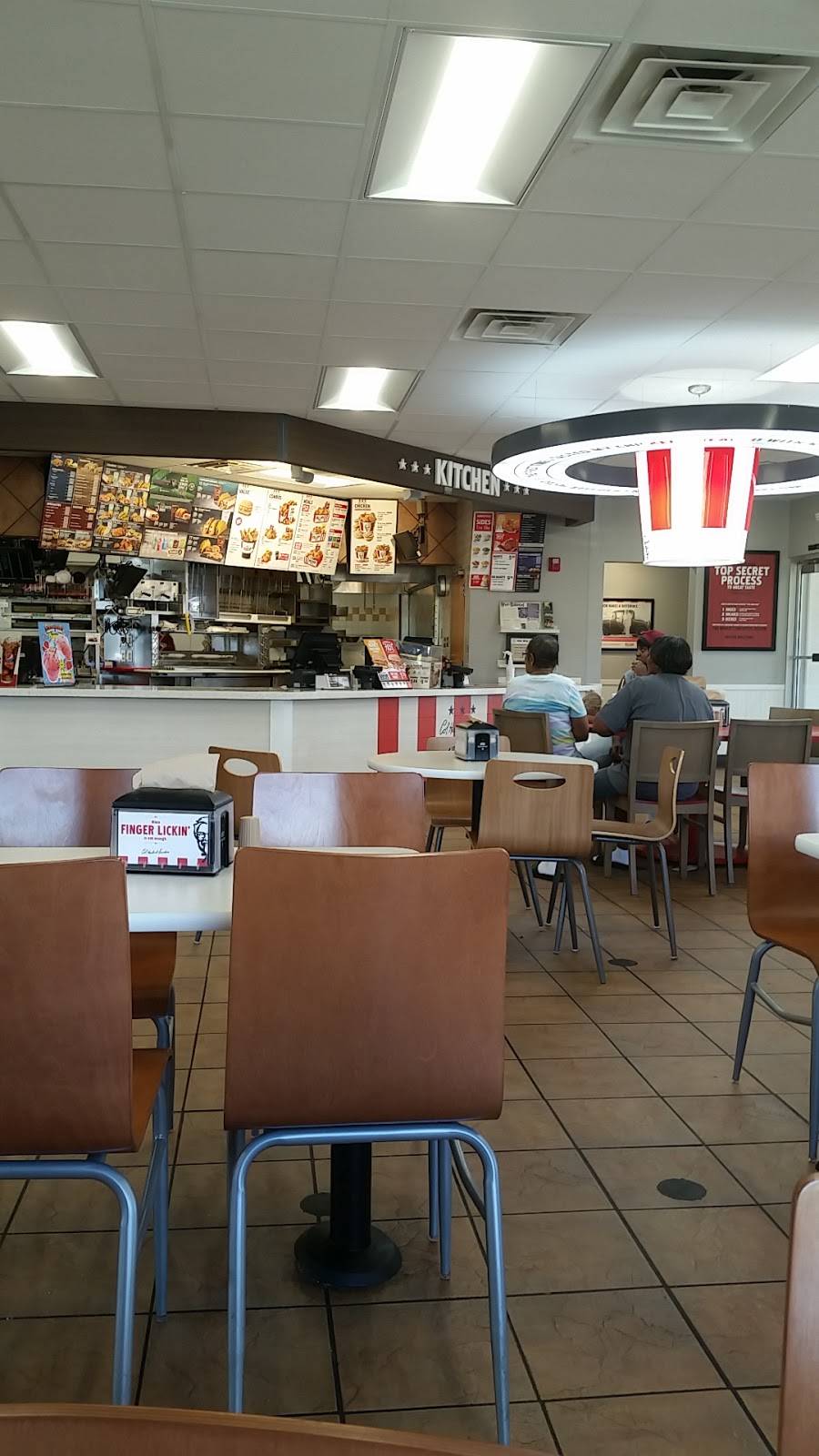 KFC | restaurant | 2921 Irvin Cobb Dr, Paducah, KY 42003, USA | 2704447910 OR +1 270-444-7910