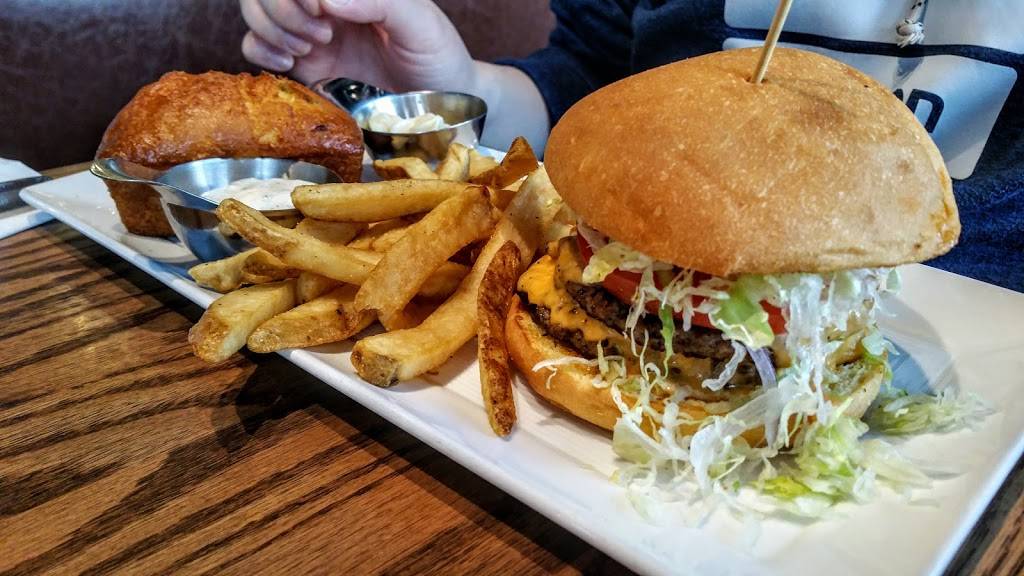 State & Main Kitchen & Bar | restaurant | 396 The East Mall Building C, Etobicoke, ON M9B 6L5, Canada | 4166260395 OR +1 416-626-0395