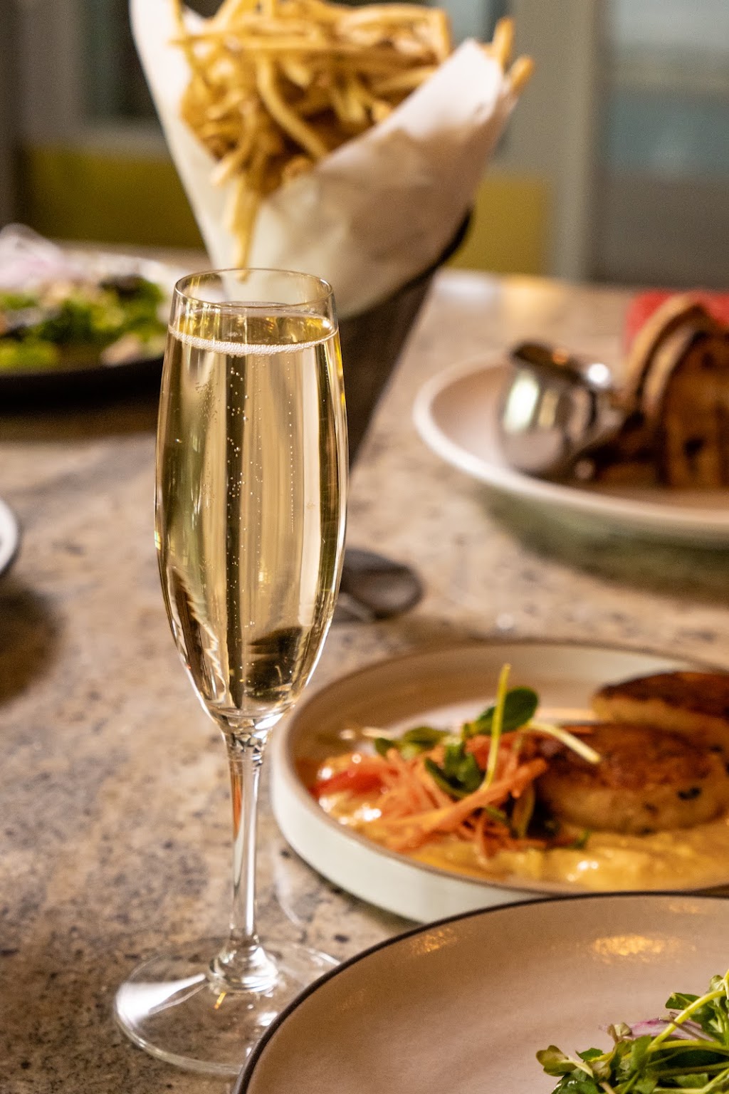 Luna | restaurant | 5620 S Perry St, Spokane, WA 99223, USA | 5094482383 OR +1 509-448-2383