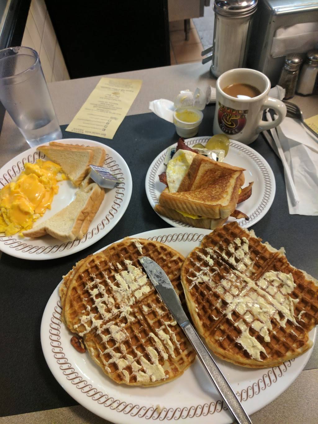 Waffle House | meal takeaway | 1133 N Main St, Bellefontaine, OH 43311, USA | 9375994127 OR +1 937-599-4127