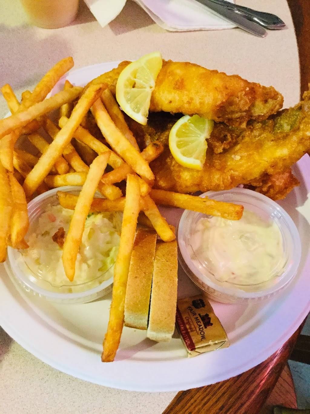 Dees Bar & Grill LLC | restaurant | 1371 Division St, Almond, WI 54909, USA | 7153662961 OR +1 715-366-2961