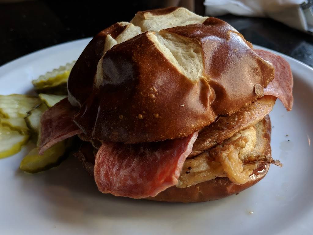 CyBelles Front Room | restaurant | 1385 9th Ave, San Francisco, CA 94122, USA | 4156658088 OR +1 415-665-8088