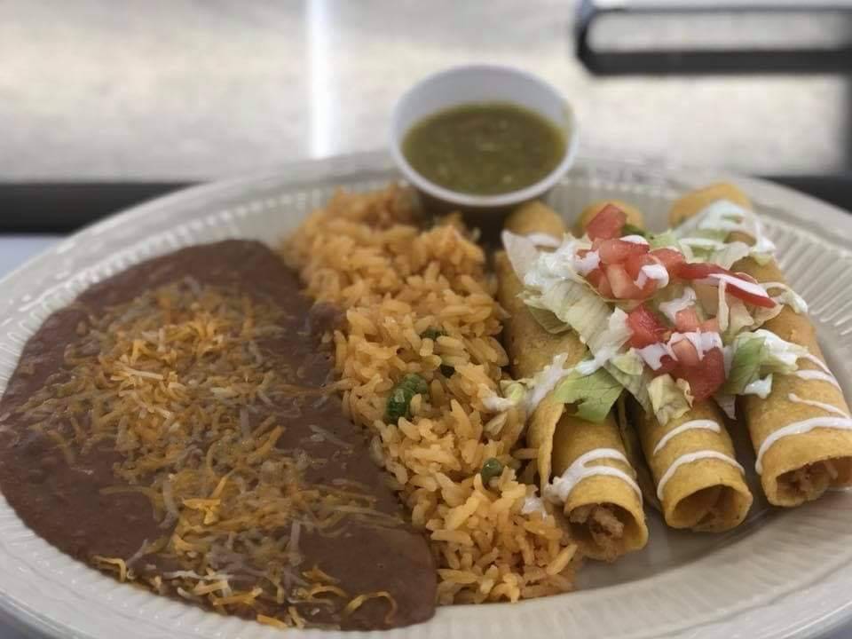 Yolys Tacos y Más Inc | restaurant | 1024 W Madison Ave, Arkansas City, KS 67005, USA | 6205067985 OR +1 620-506-7985