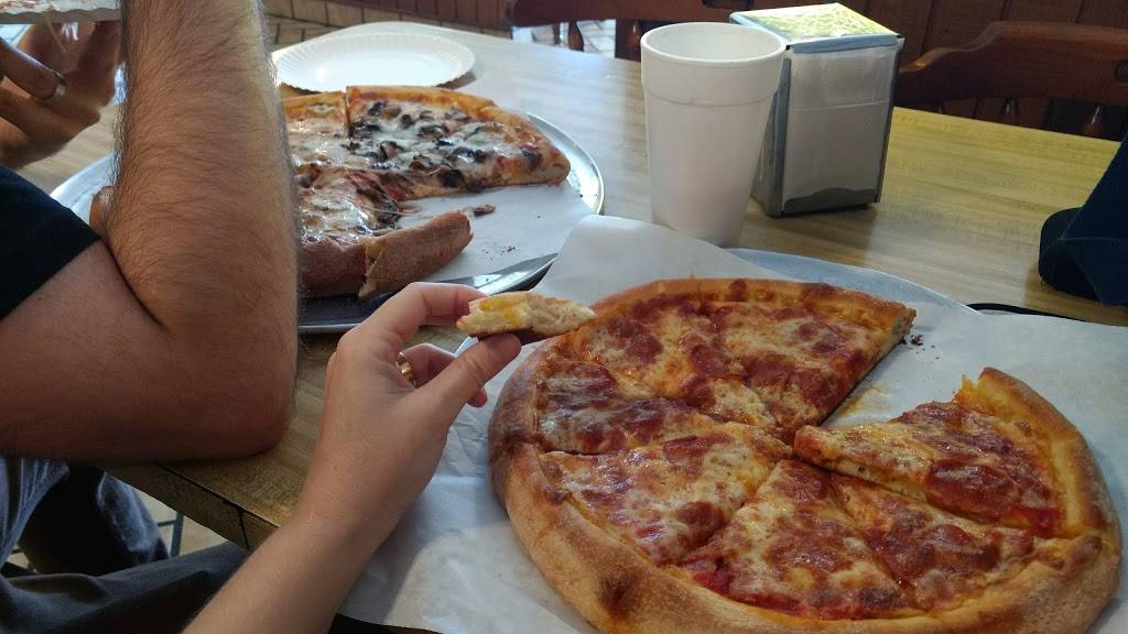 Two Brothers Pizza | restaurant | 6841 Warner Ave, Huntington Beach, CA 92647, USA | 7148480200 OR +1 714-848-0200