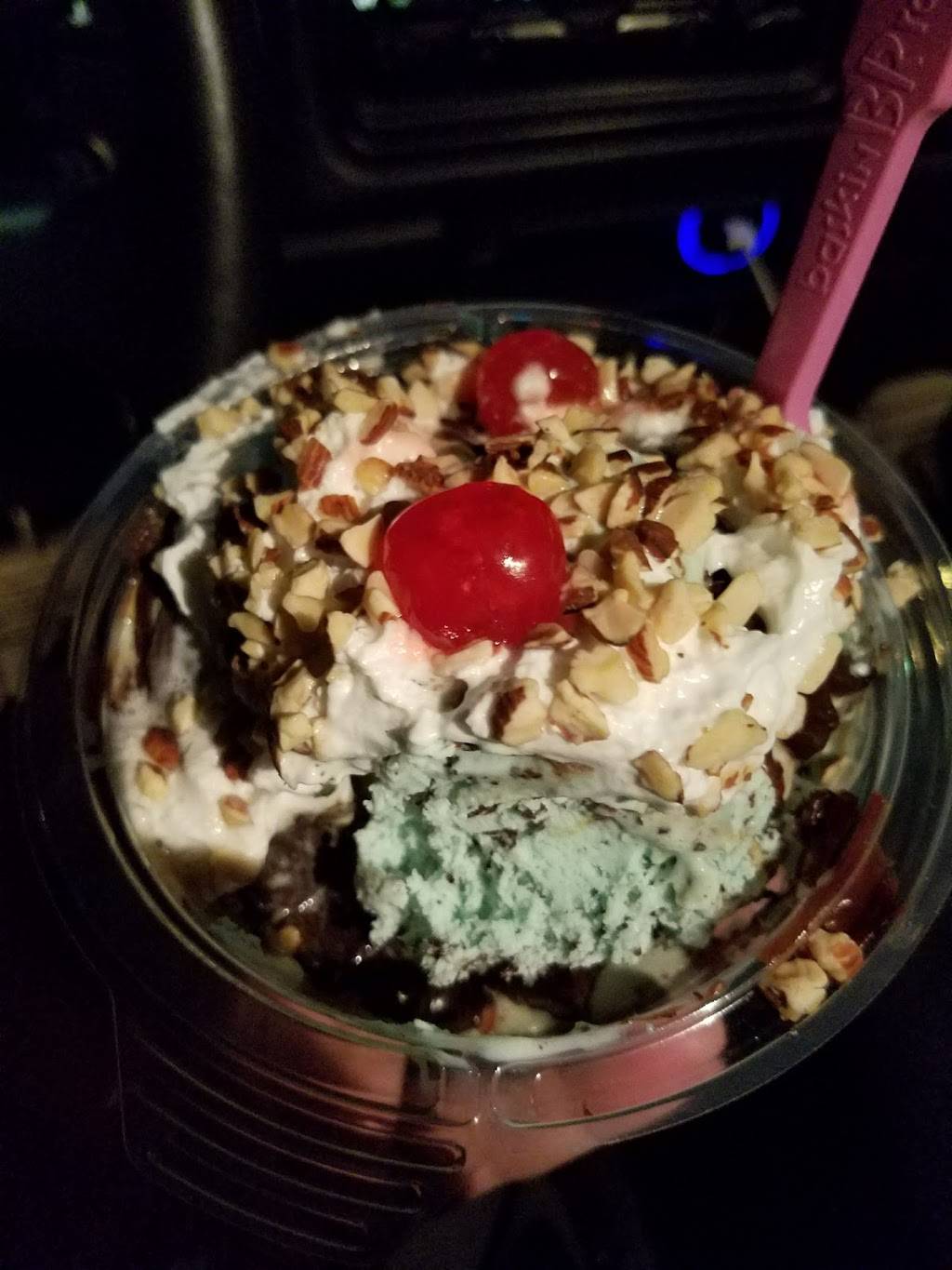 Dunkin | bakery | 4345 S Telegraph Rd, Dearborn Heights, MI 48125, USA | 3136000568 OR +1 313-600-0568