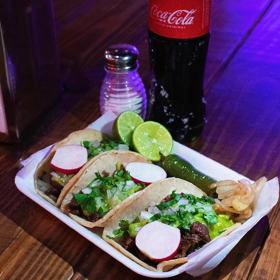 Tacos El Vale | restaurant | 4409 W Indian School Rd, Phoenix, AZ 85031, USA | 6024022336 OR +1 602-402-2336