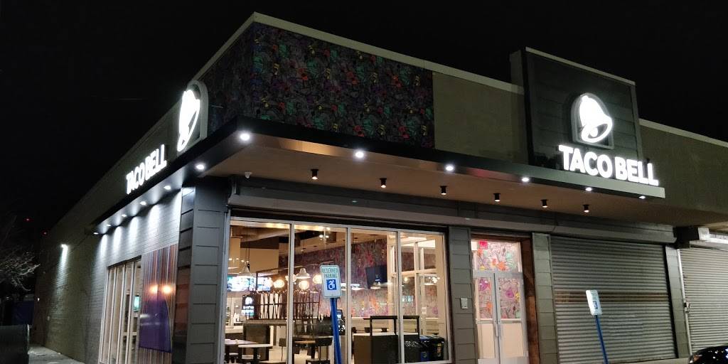 Taco Bell | meal takeaway | 31-22 Farrington St, Flushing, NY 11354, USA | 9294682525 OR +1 929-468-2525