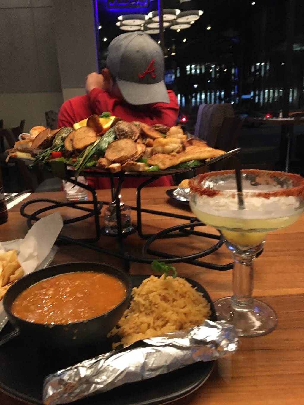 El Jefe | restaurant | 101 W Mission Blvd #101, Pomona, CA 91766, USA | 9094616410 OR +1 909-461-6410