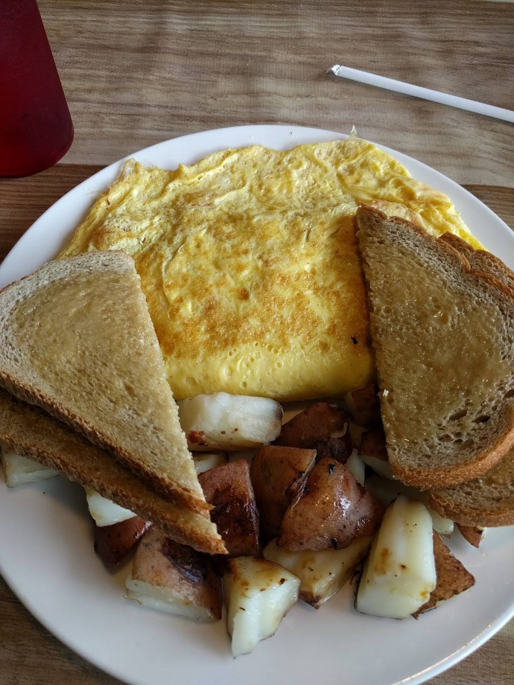 Me & Ds Diner | restaurant | 1517 Post Rd, Wells, ME 04090, USA | 2076465775 OR +1 207-646-5775