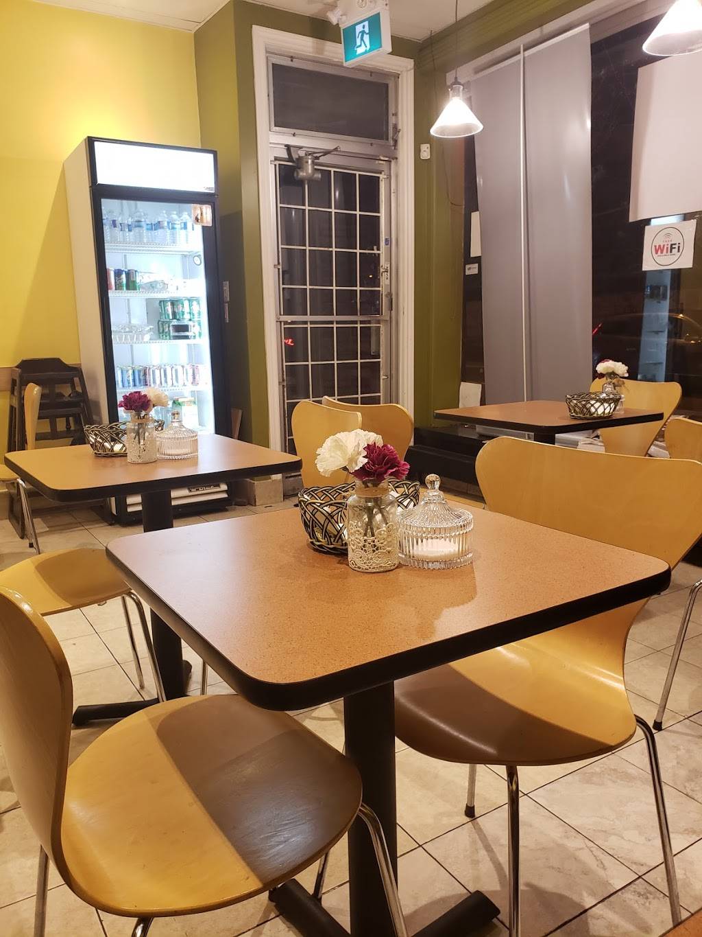 Chowk Bazaar Burger & Pizza | restaurant | 3208 Danforth Ave, Scarborough, ON M1L 1C1, Canada | 4166990009 OR +1 416-699-0009