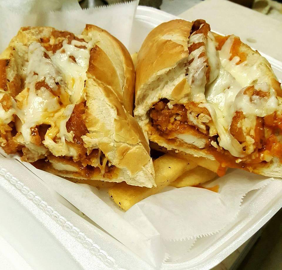 Chriss Pizzeria | restaurant | 786 Pawling Ave, Troy, NY 12180, USA | 5182836411 OR +1 518-283-6411