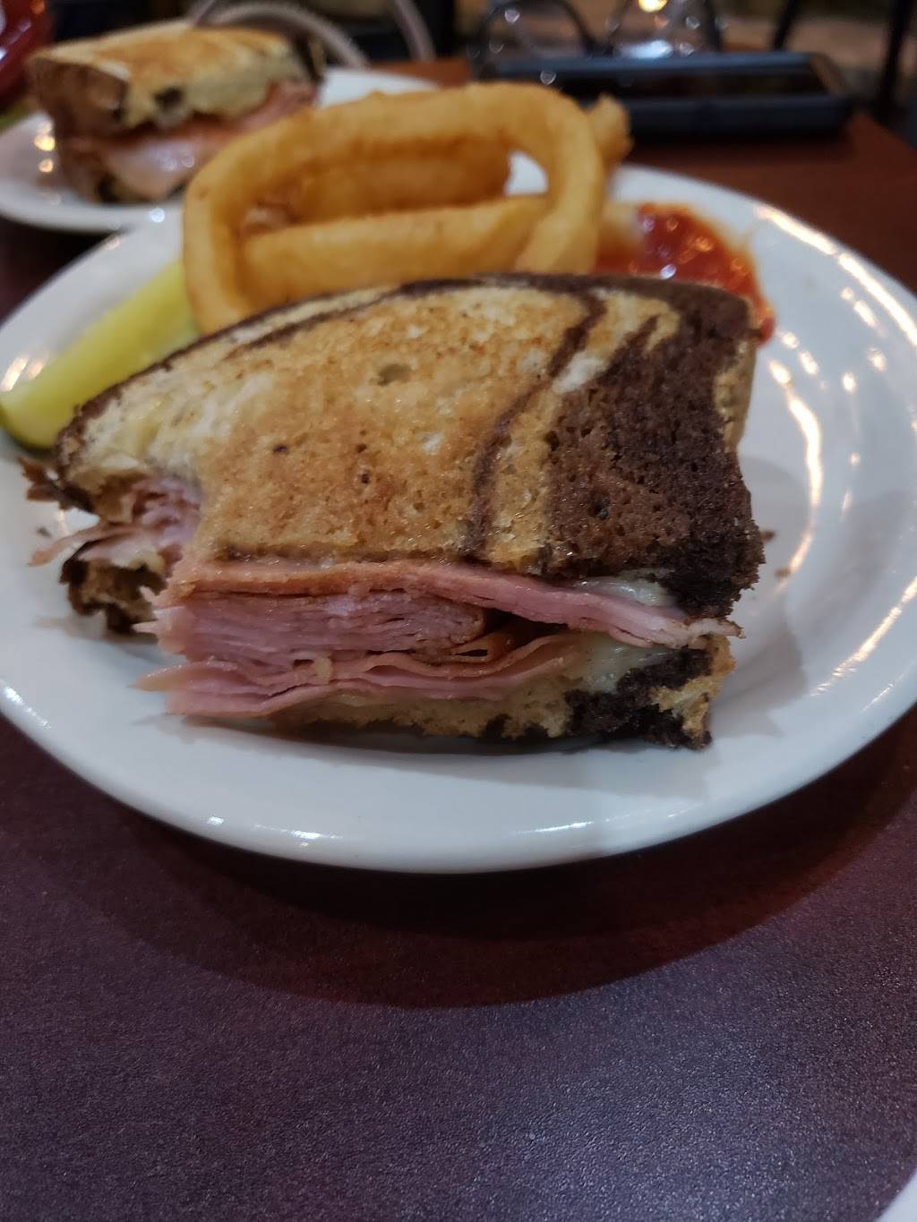 Grillerz | restaurant | 1070 e 775 s, Nineveh, IN 46164, USA | 3179332299 OR +1 317-933-2299