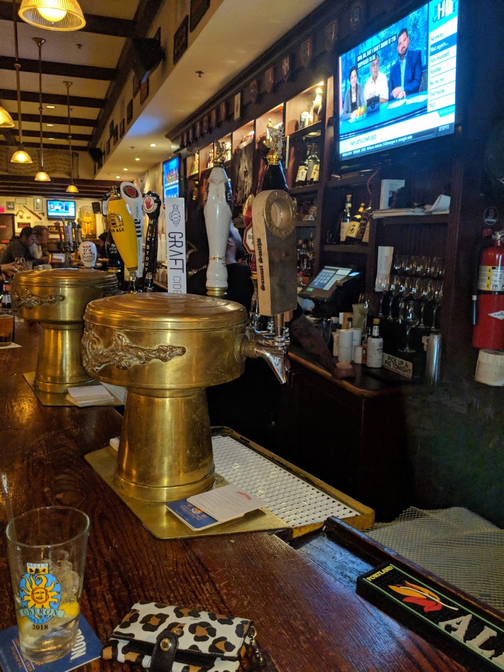 Cornwalls | restaurant | 644 Beacon St, Boston, MA 02215, USA | 6172623749 OR +1 617-262-3749