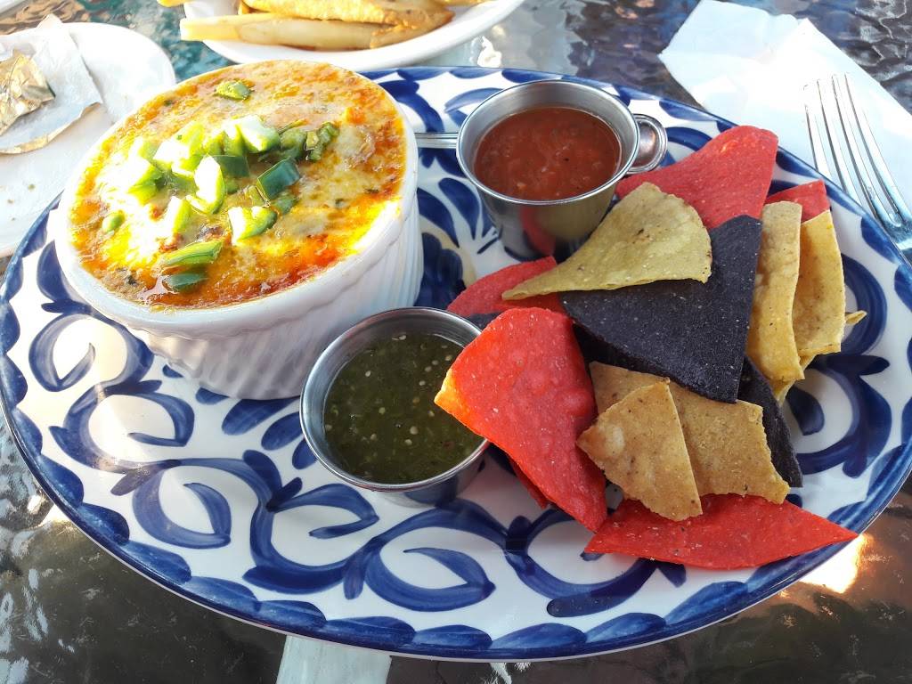 Dockside Bar & Grill | restaurant | 26 Bay St, Sag Harbor, NY 11963, USA | 6317257100 OR +1 631-725-7100