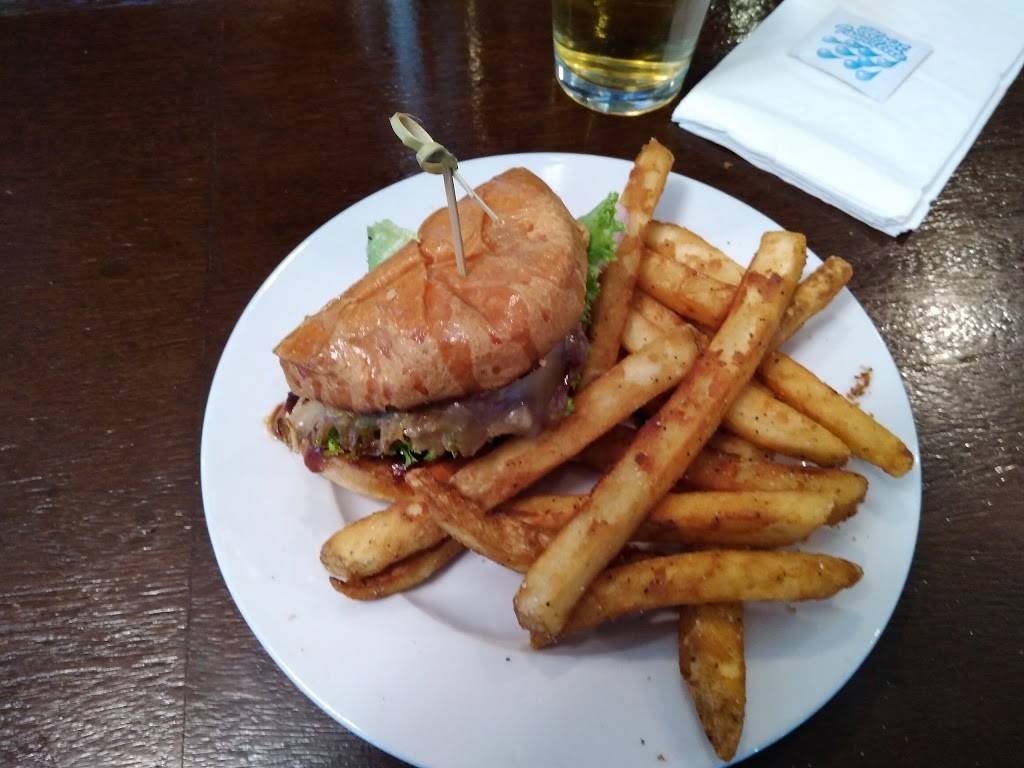 Alibis Eatery & Spirits | restaurant | 10 N Pitt St, Carlisle, PA 17013, USA | 7174624629 OR +1 717-462-4629