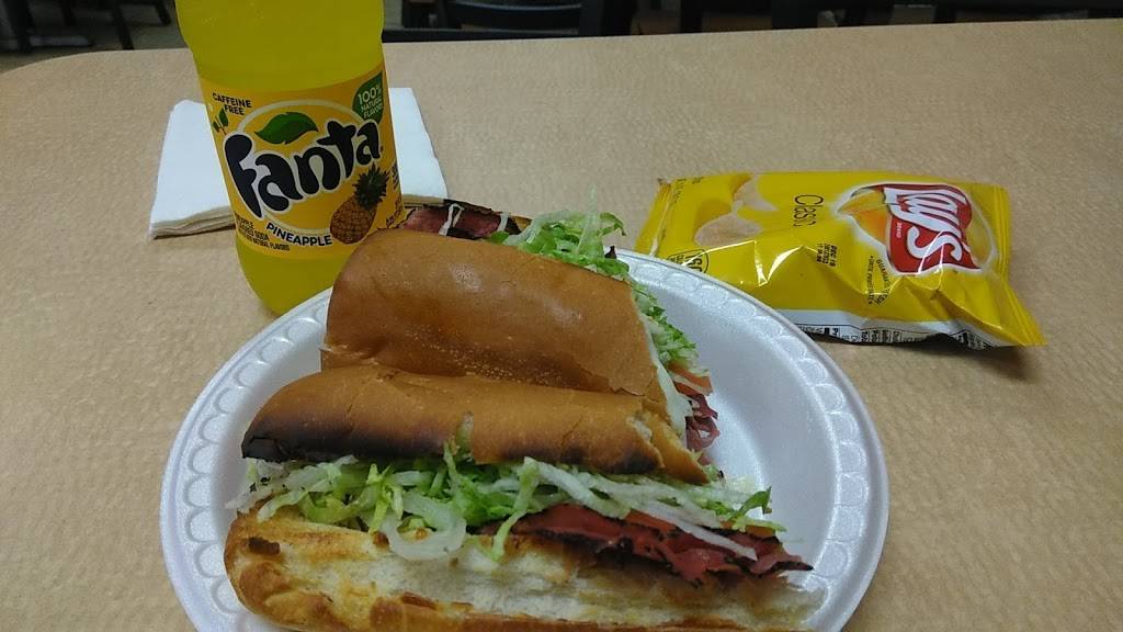 Campus Pizza | restaurant | 1258 Broad St, Hartford, CT 06106, USA | 8602463663 OR +1 860-246-3663