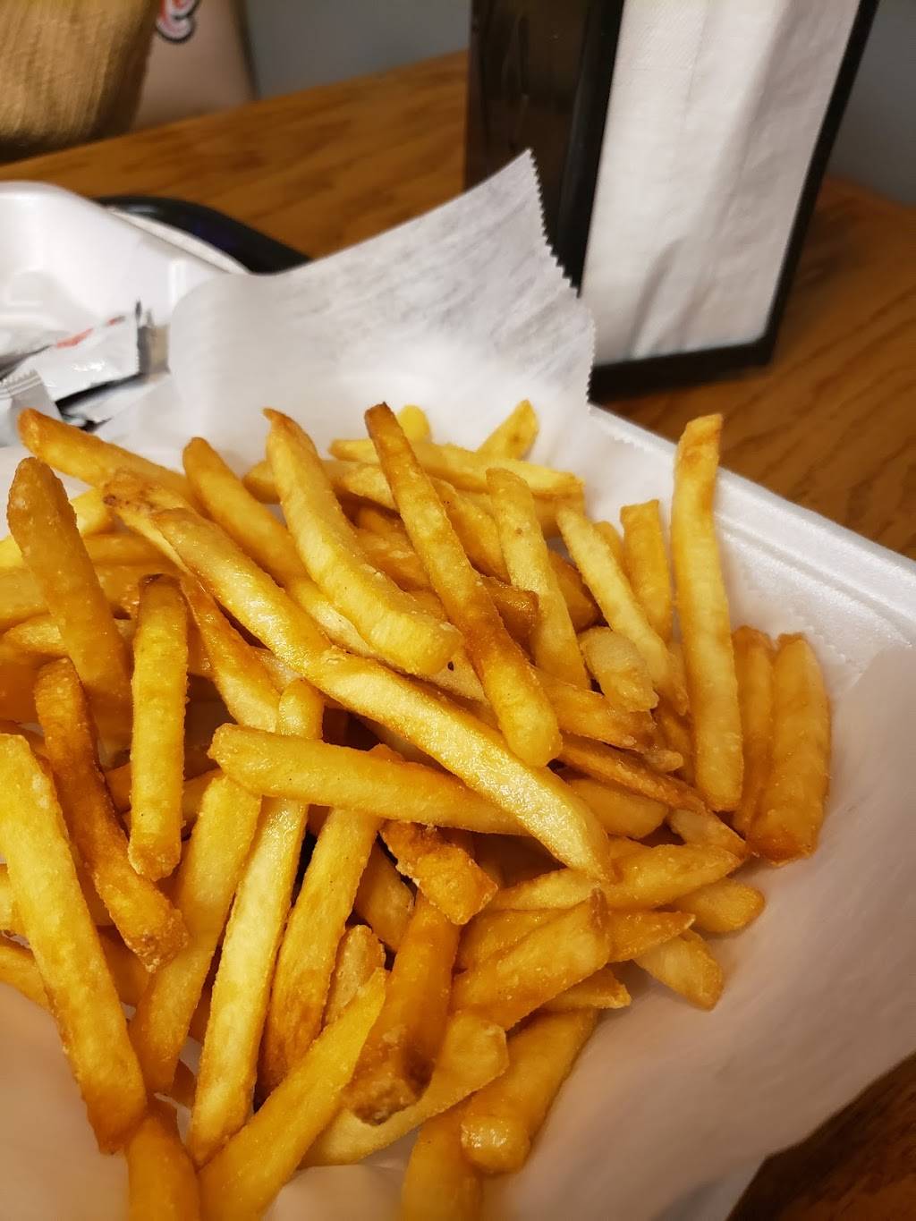 Mondoz Pizzeria | restaurant | 369 Douglas Ave, Providence, RI 02908, USA | 4012701773 OR +1 401-270-1773