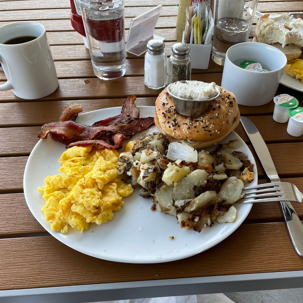 Zaidys Deli & Bakery | restaurant | 600 S Holly St Suite 114, Denver, CO 80246, USA | 3033335336 OR +1 303-333-5336