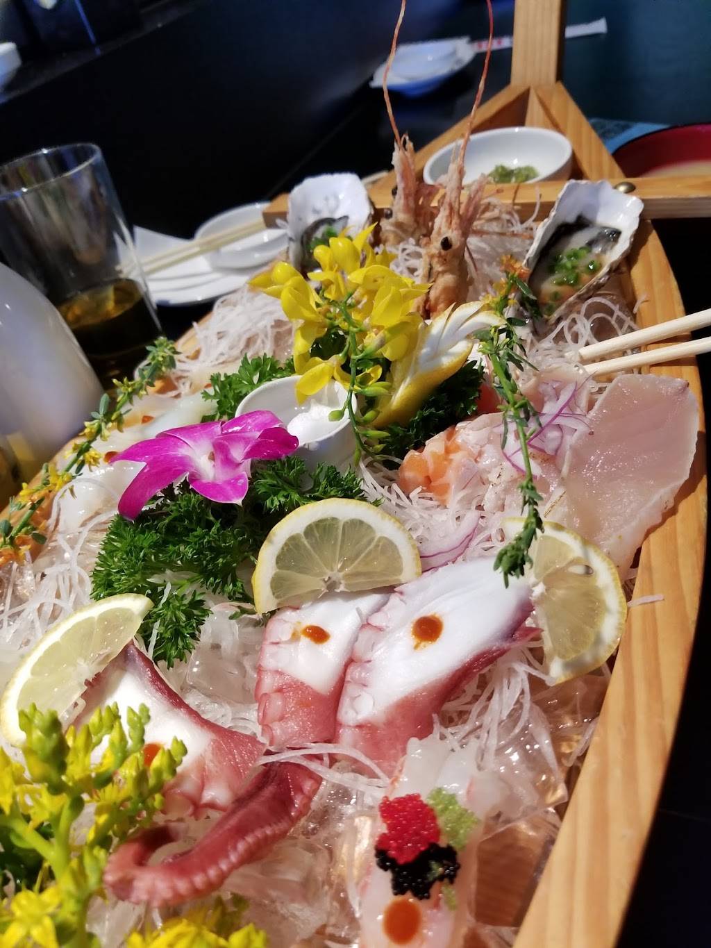 Rock & Roll Sushi | restaurant | 5244 University Pkwy B, San Bernardino, CA 92407, USA | 9098048811 OR +1 909-804-8811