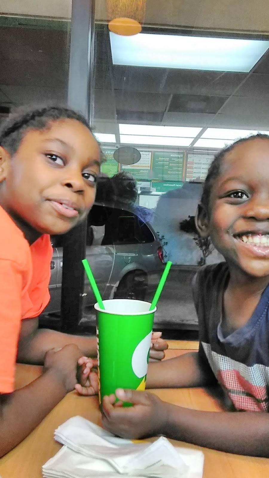 Subway | restaurant | 3316 N Federal Hwy, Lighthouse Point, FL 33064, USA | 9543666016 OR +1 954-366-6016