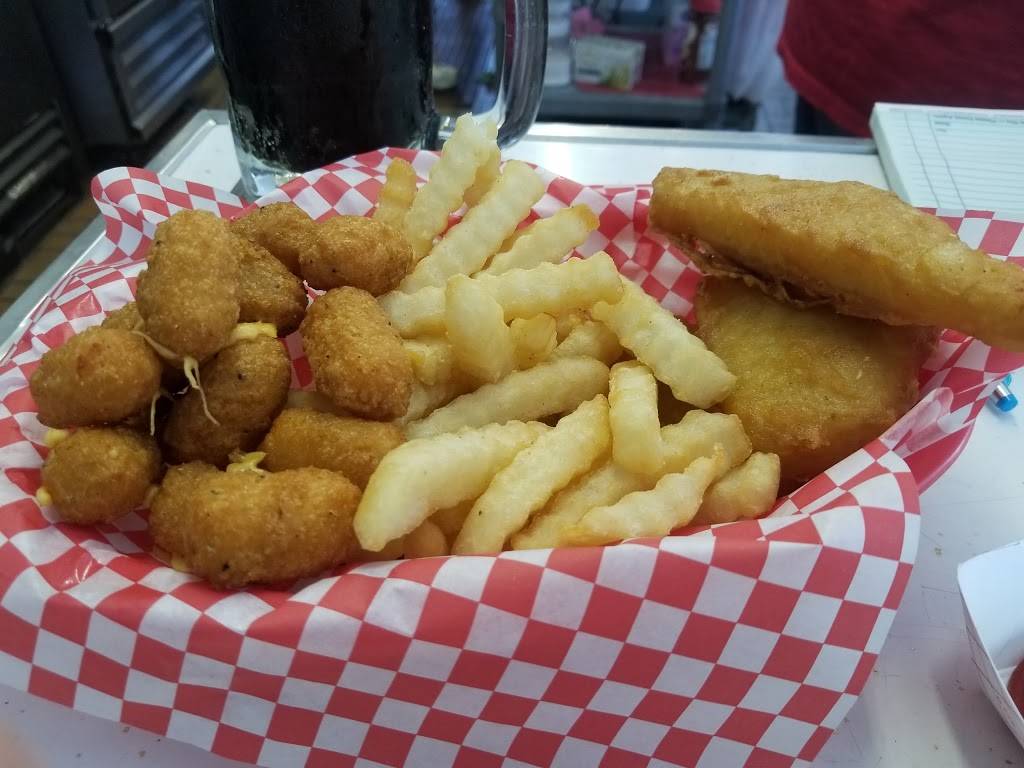 Lakeview Drive Inn | restaurant | 610 E Sarnia St, Winona, MN 55987, USA | 5074543723 OR +1 507-454-3723