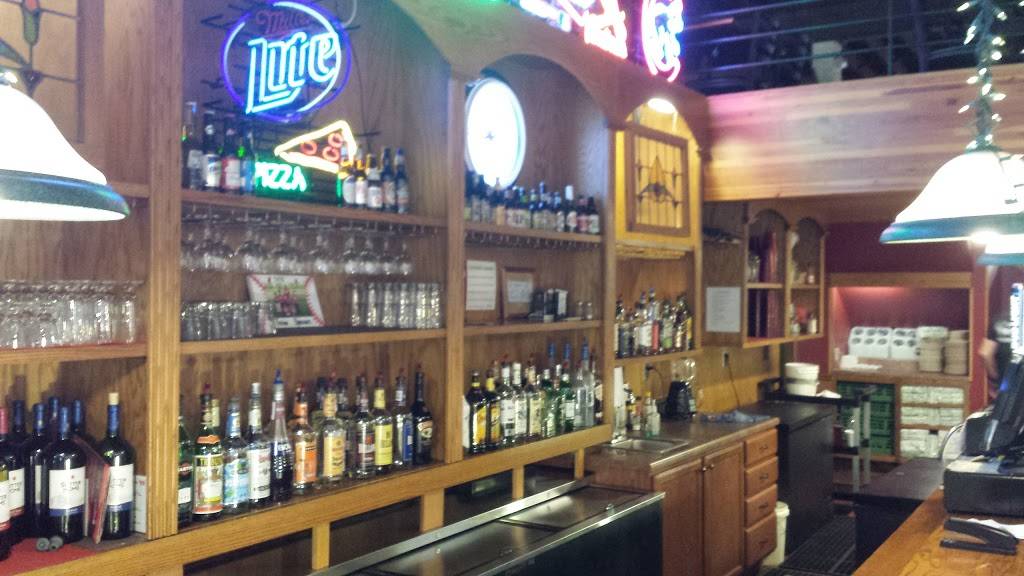 Gelsosomos Pizzeria | restaurant | 221 N Randolph St, Macomb, IL 61455, USA | 3098335577 OR +1 309-833-5577