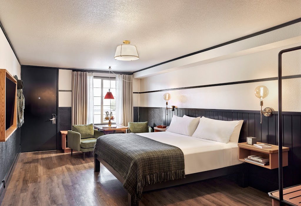 High Country Motor Lodge - Flagstaff Hotel | restaurant | 1000 W Rte 66, Flagstaff, AZ 86001, USA | 8669284265 OR +1 866-928-4265