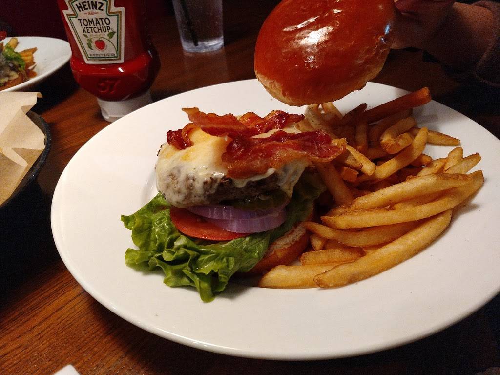 TGI Fridays | restaurant | 7910 Kew Ave, Rancho Cucamonga, CA 91739, USA | 9094630092 OR +1 909-463-0092