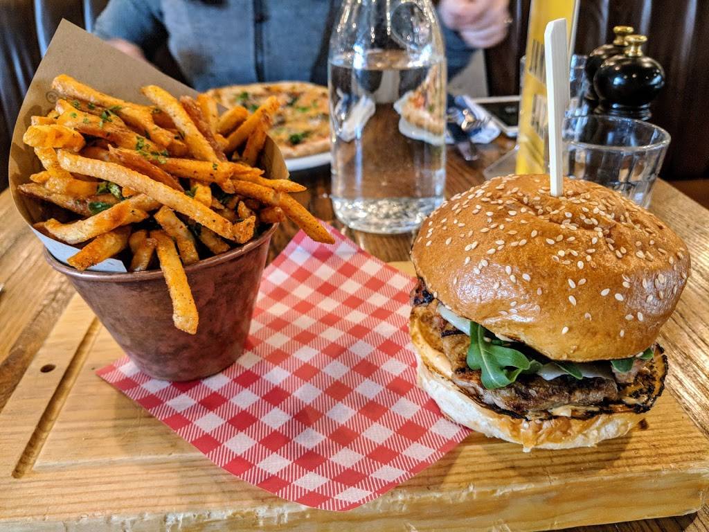 Jamies Italian Square One | restaurant | 100 City Centre Drive, 454 Square One Dr Unit #2, Mississauga, ON L5B 2C9, Canada | 9057669090 OR +1 905-766-9090