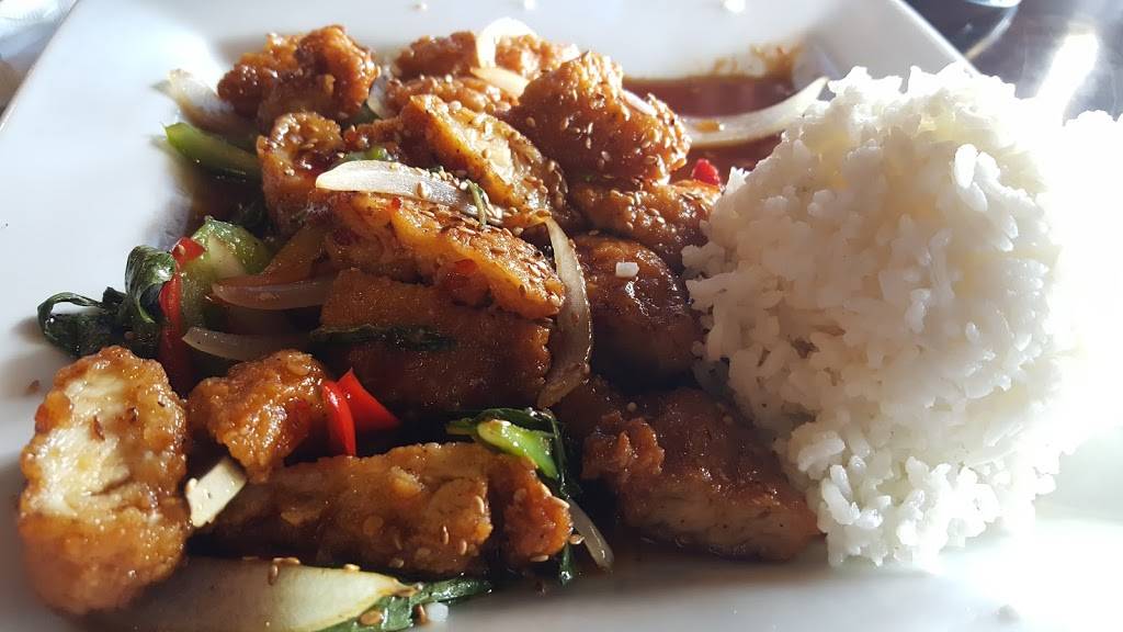 Mai Thai Restaurant | restaurant | 14618 W Center Rd, Omaha, NE 68144, USA | 4023330506 OR +1 402-333-0506